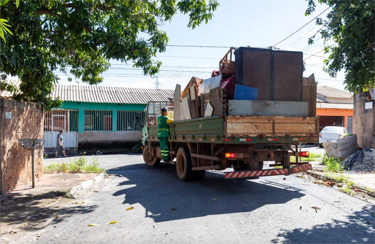 Cata-treco atende Altos da Serra e Jardim Industriário