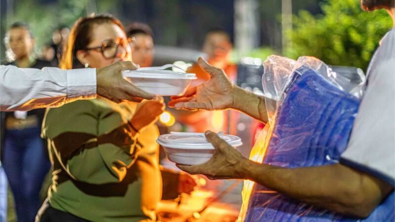 Prefeitura conclui distribuição de marmitas e cobertores para pessoas em situação de rua