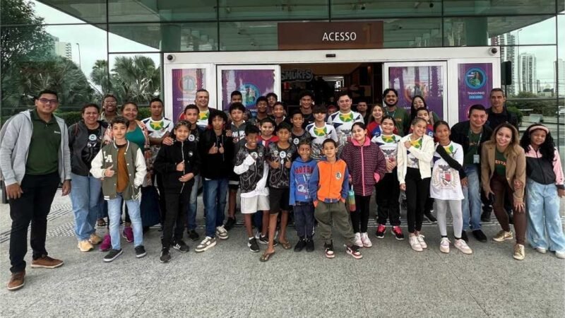 Crianças do projeto social “Xás Crianças” do 10° BPM têm dia especial no Shopping Estação Cuiabá