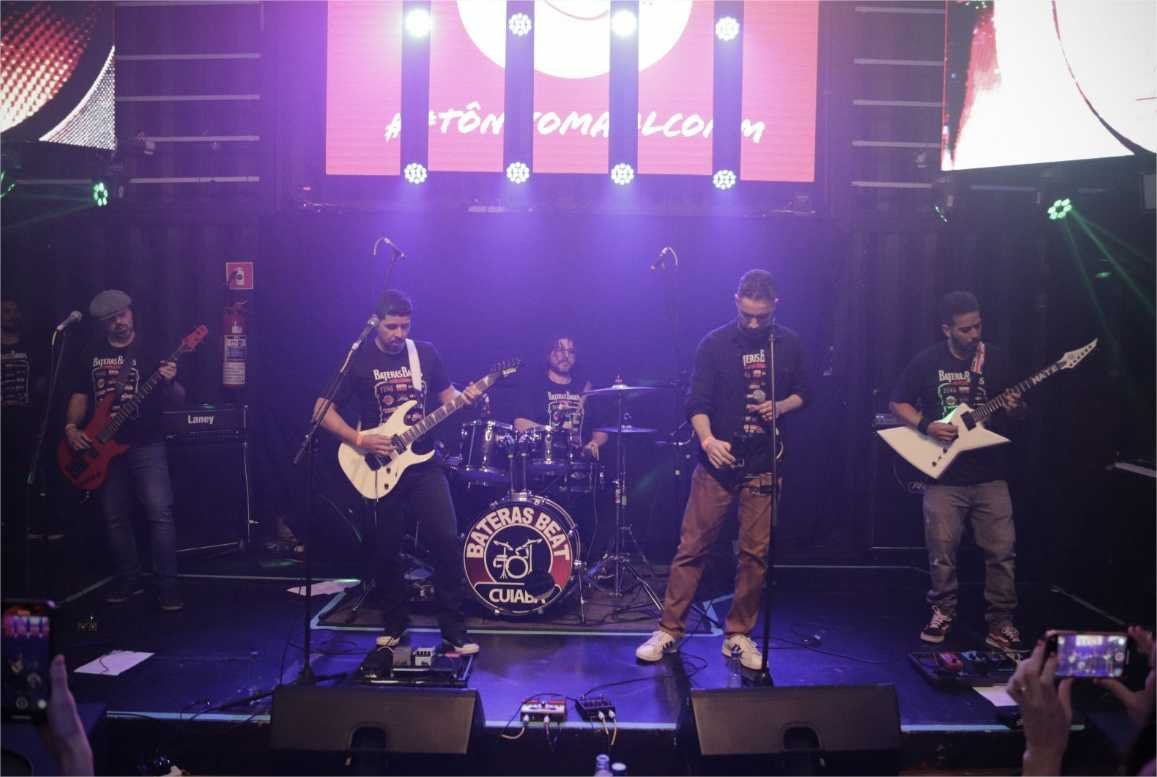 Prática de banda potencializa aprendizado musical e habilidades sociais entre jovens em Cuiabá