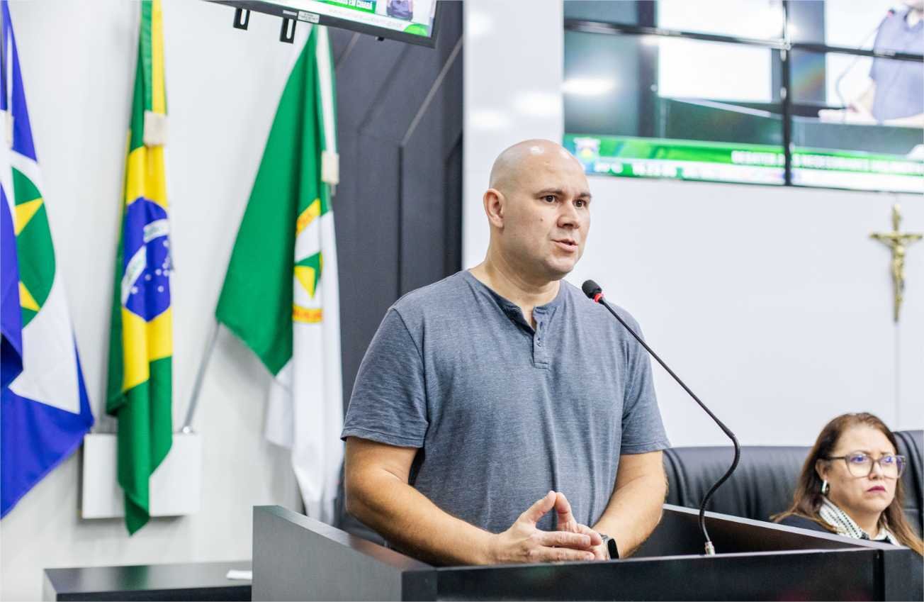 Prefeito discute política aos pacientes com bolsas de colostomia