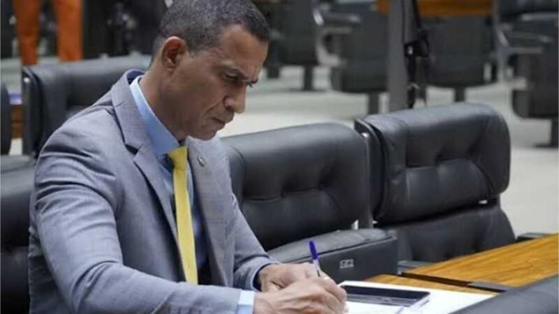 PL de Assis que criminaliza rompimento de tornozeleira e posse de celular por preso é aprovado