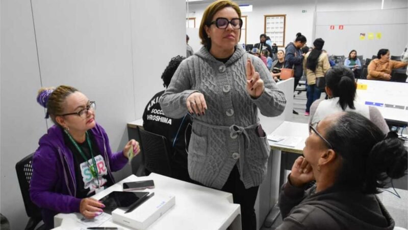 Central de Intérprete de Libras garante acessibilidade durante Mutirão do Programa SER Família em Cuiabá