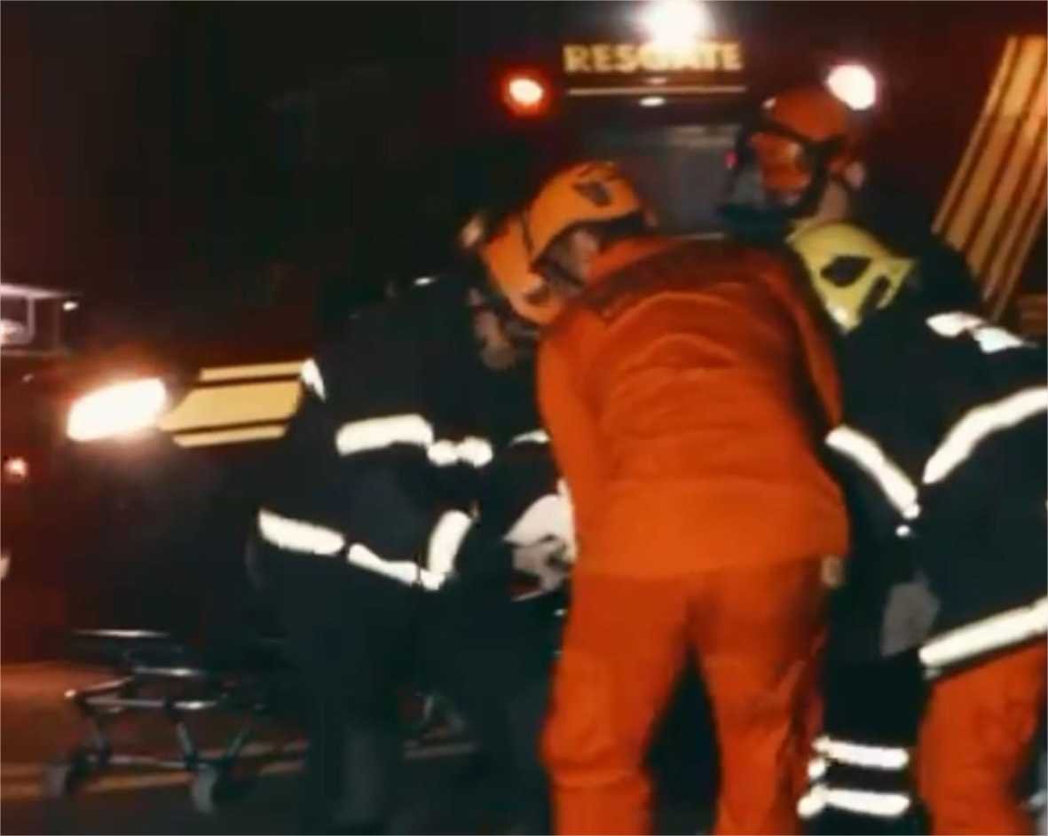 Bombeiros resgatam motorista preso às ferragens de veículo após acidente na BR-174