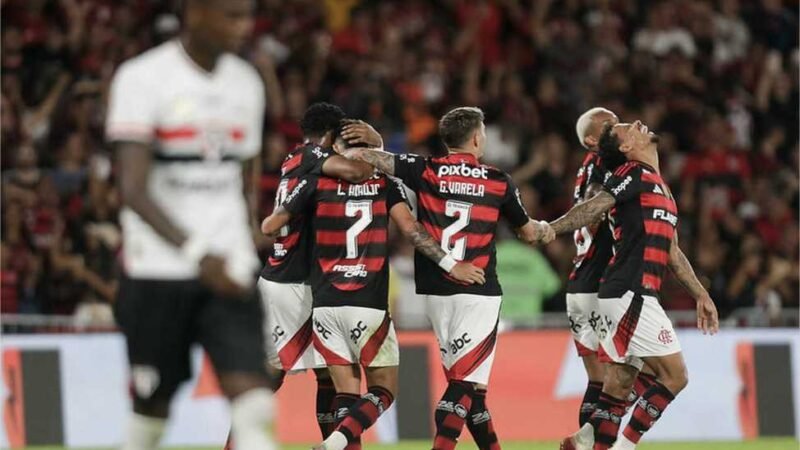 Flamengo detona o São Paulo e segue na liderança do Brasileirão