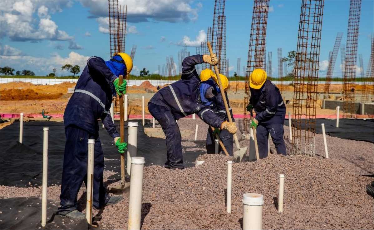 Mato Grosso cria mais de 32 mil vagas e tem serviços como motor do crescimento