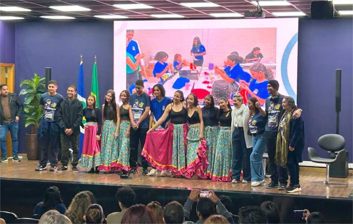 Seduc alinha com servidores ações da Educação em Tempo Integral na rede estadual