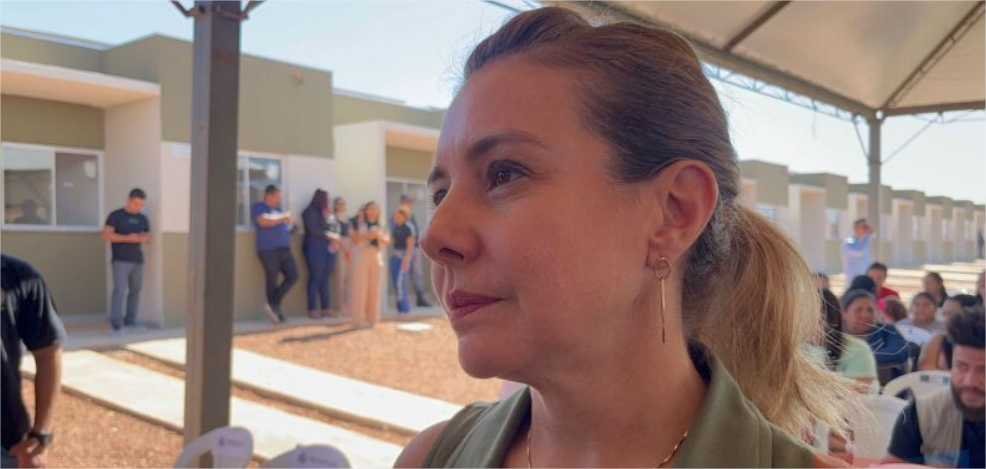 Várzea Grande entrega casas populares sem esgoto, transporte e serviços básicos