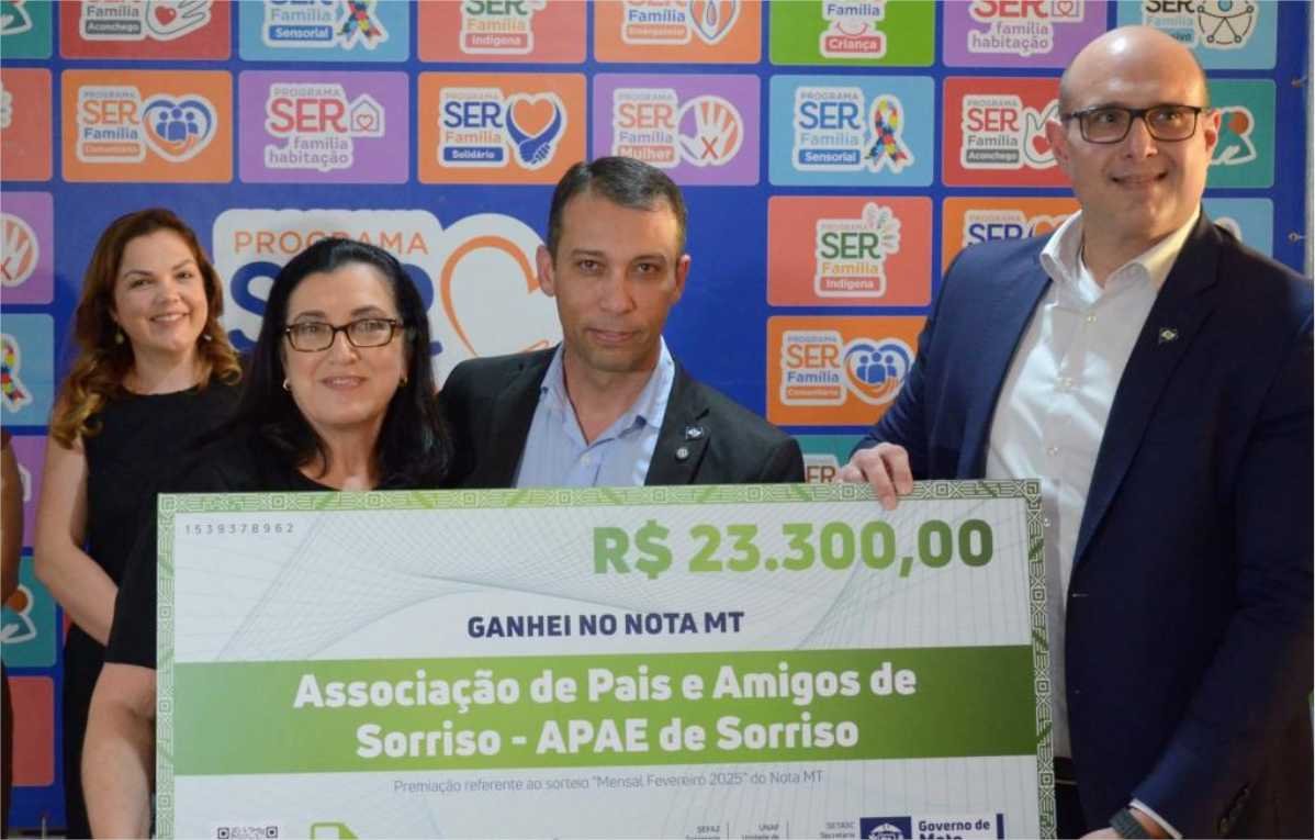Governo de MT entrega cheque simbólico de R$ 23,3 mil à Apae de Sorriso por meio do Programa Nota MT