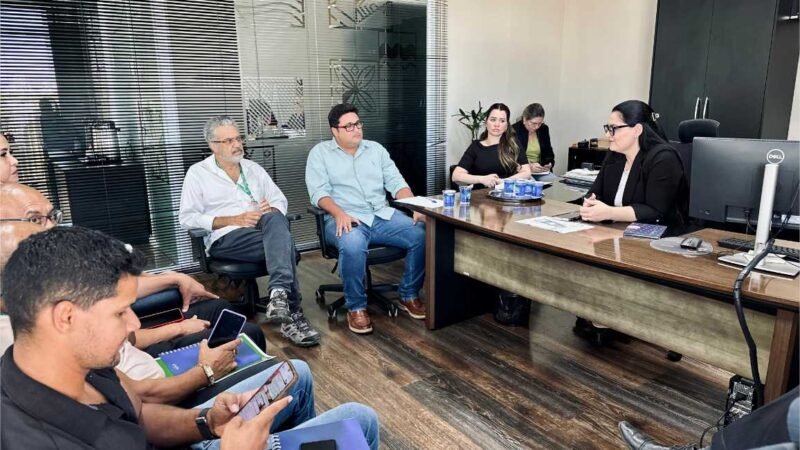 Primeira-dama articula nova praça no Distrito do Sucuri com academia e playground