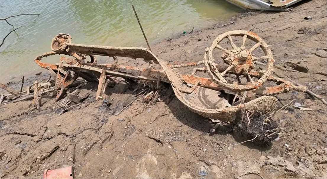 Furacão revela tesouros centenários escondidos em lago nos EUA; veja fotos