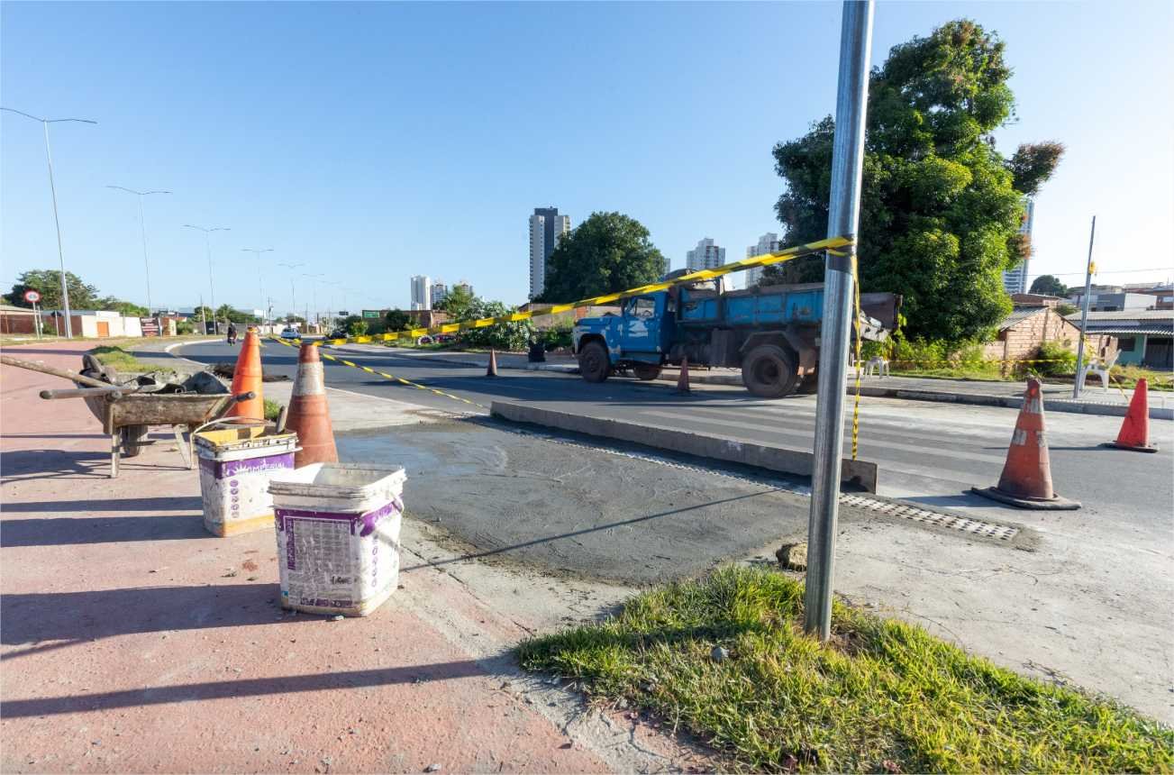 Prefeitura de Cuiabá inicia construção de faixas elevadas na Av. Parque do Barbado