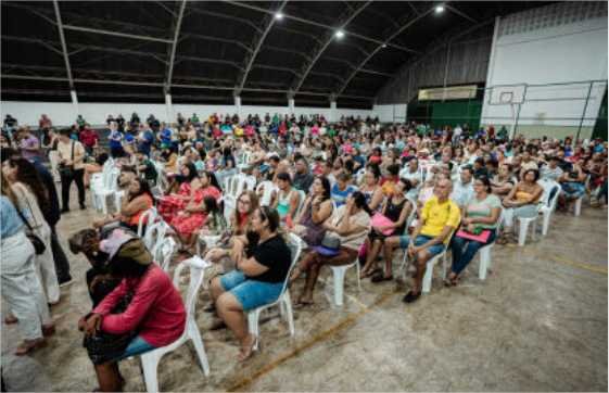 Com apoio da ALMT, Max Russi participa da entrega de 287 títulos de propriedade em Várzea Grande