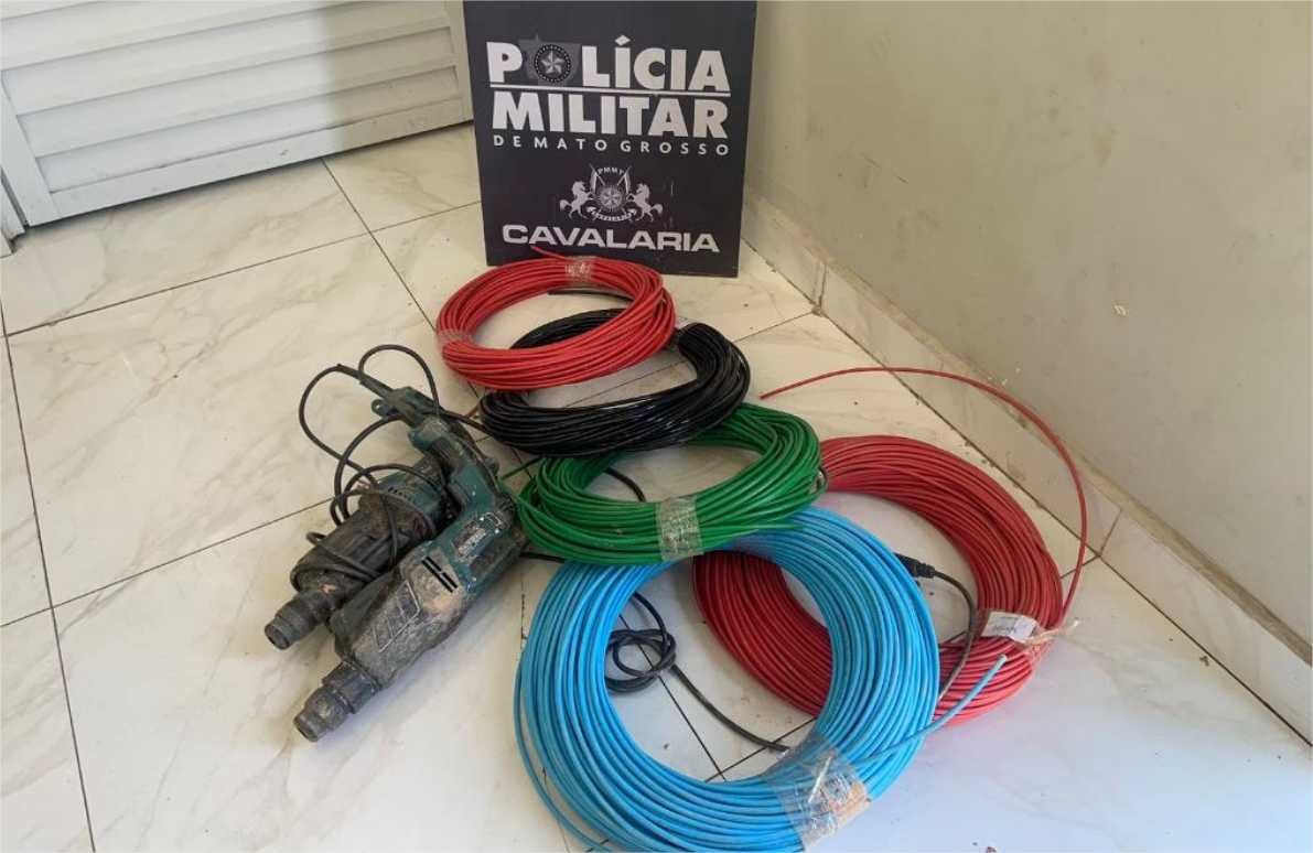 Cavalaria da PM recupera fiações e prende suspeito de furto no Parque Novo Mato Grosso