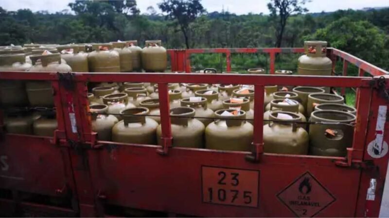 Governo garantirá gás de cozinha gratuito para 17 milhões de famílias