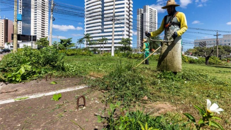 Limpurb faz megaoperação de limpeza em 15km da Miguel Sutil nesta sexta-feira