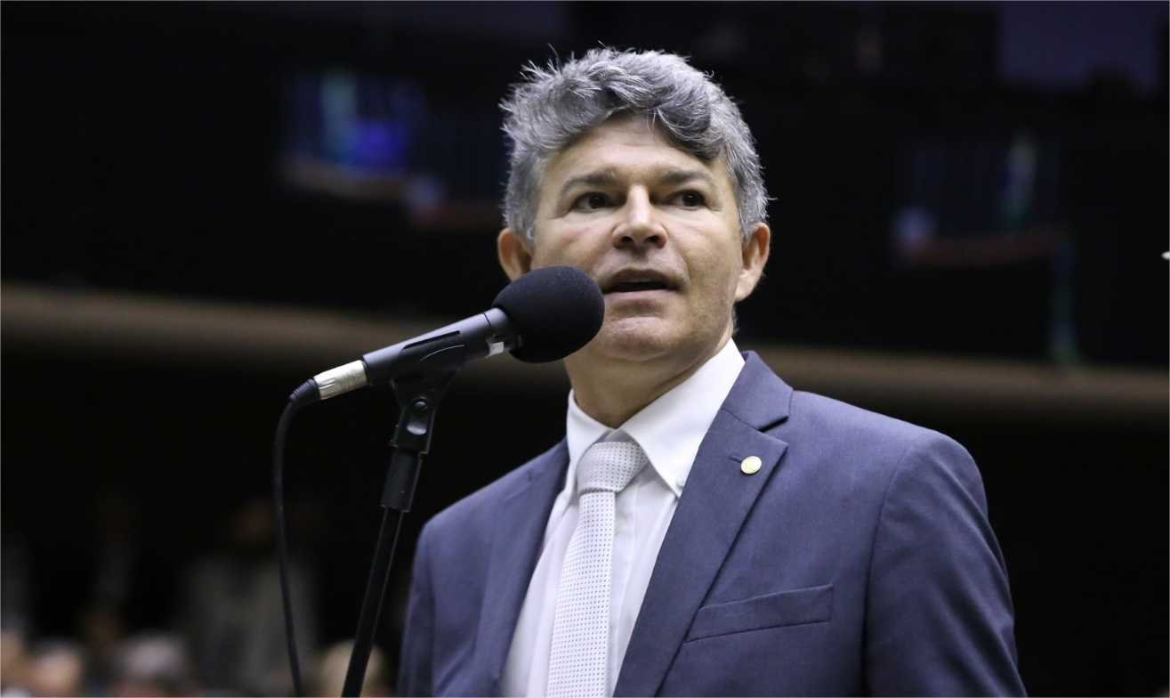 Medeiros pede que Câmara organize comitiva oficial aos EUA para reverter tarifa de 50%