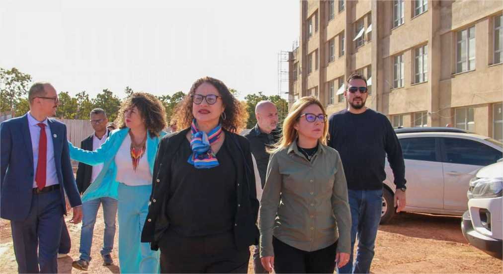 Prefeita recebe ministra e destaca avanço das obras em Várzea Grande