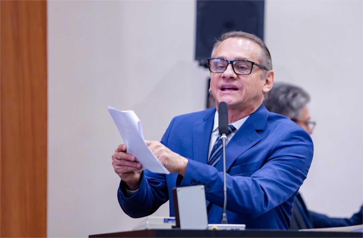 Wilson Santos evidencia o papel da gestão estadual no endividamento dos servidores públicos