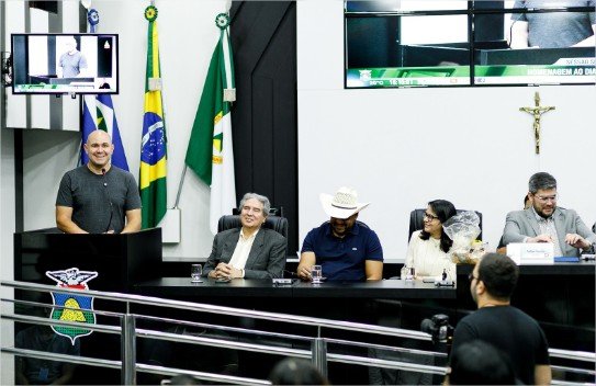 “A feira é um patrimônio”, afirma Abilio Brunini em homenagem aos feirantes