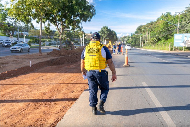 Semob orienta rotas alternativas para evitar a lentidão na AV. do CPA e Av. Juliano Costa Marques