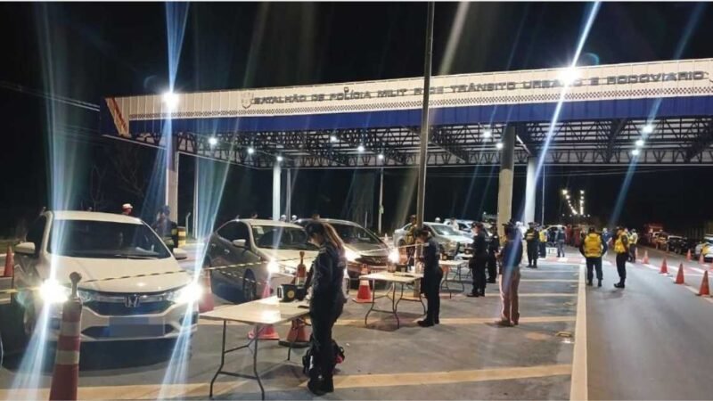 Operação Lei Seca termina com 17 veículos removidos e uma prisão por embriaguez em Cuiabá