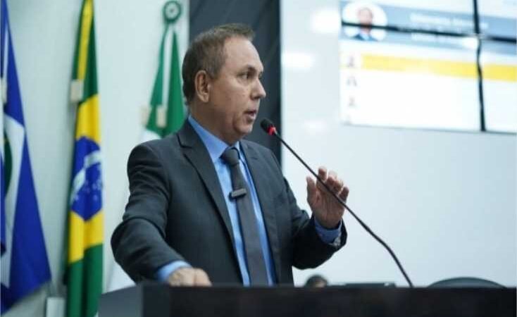 Vereador Dilemário propõe implantação de “Corredores de Faixa Azul” exclusivos para motociclistas em Cuiabá