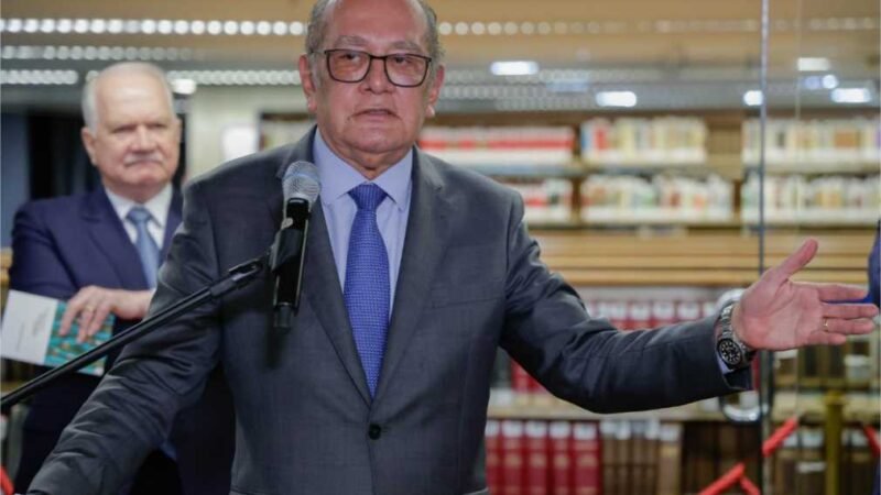 “Se não fosse a atuação de Alexandre de Moraes, nós teríamos nos tornado um pântano institucional”, afirma Gilmar Mendes