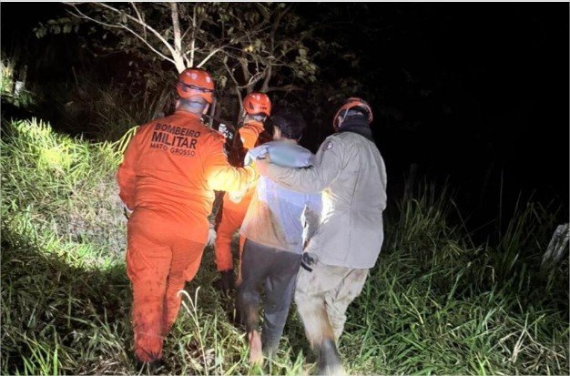 Corpo de Bombeiros localiza idoso desaparecido em área de mata no perímetro urbano