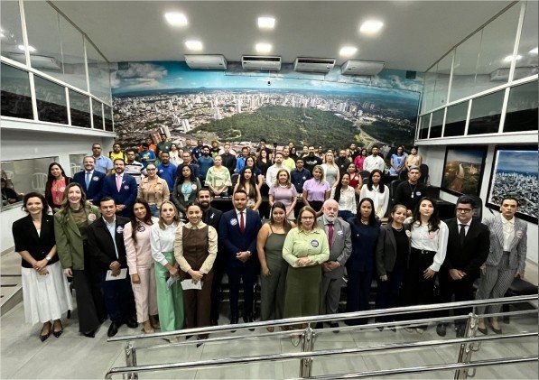 Em audiência pública, Paula Calil reforça necessidade de políticas no combate à violência contra a mulher