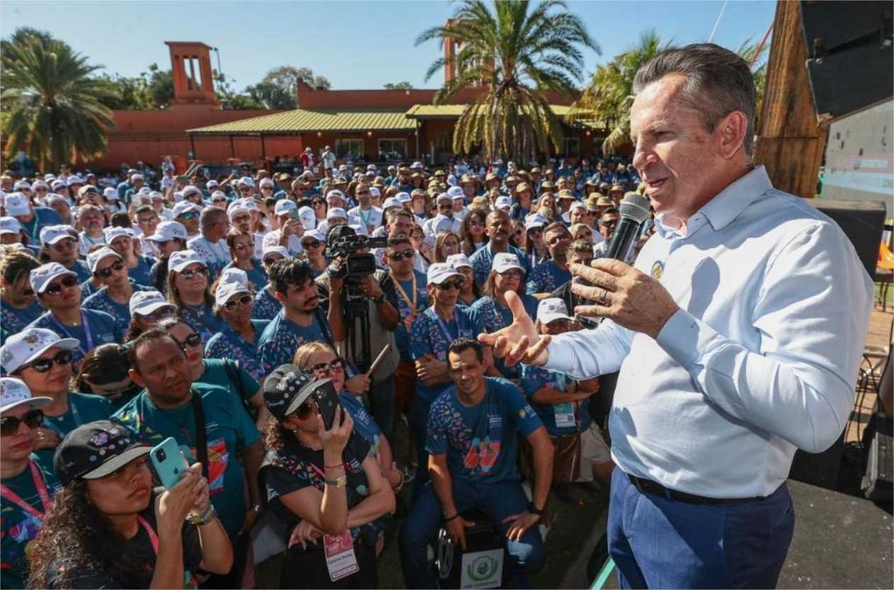 Governador anuncia novo extra por resultado a professores e coordenadores