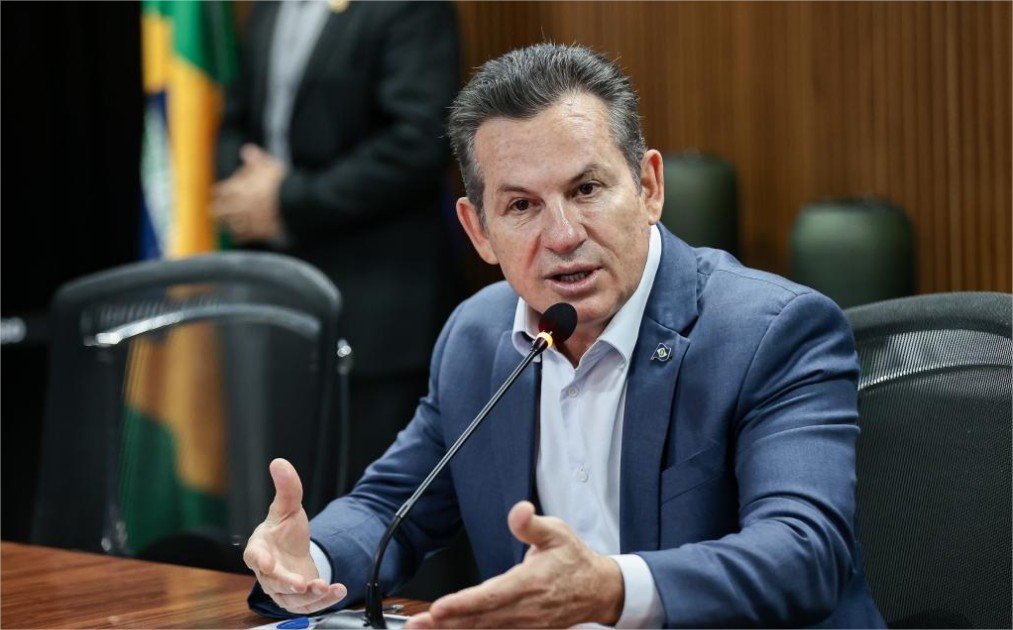 Governador anuncia pagamento do auxílio-fardamento aos policiais e bombeiros
