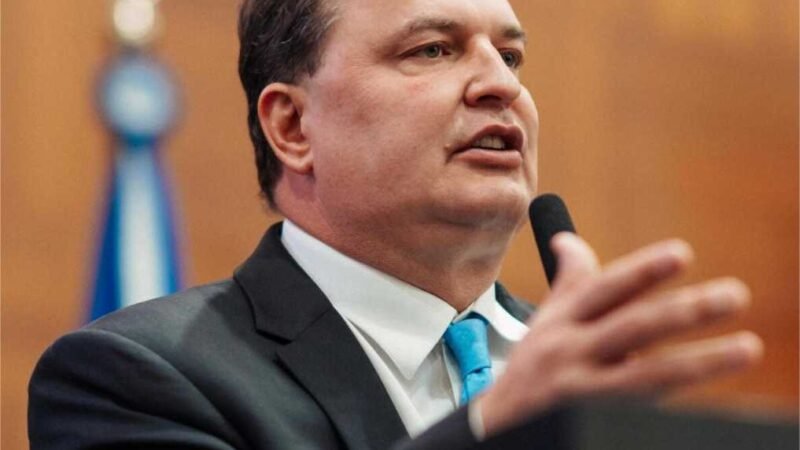 “Poder Legislativo tem papel crucial na vida dos cidadãos”, destaca Max Russi