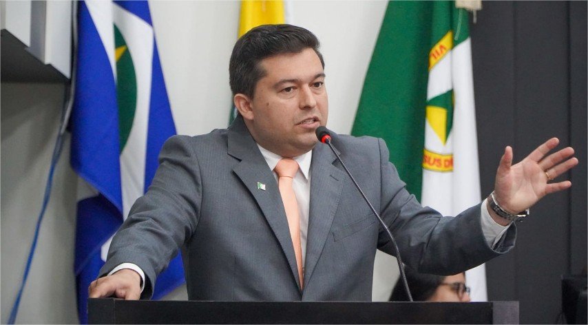 Jean Barros propõe instituição da Plataforma Digital de Transparência Pedagógica nas escolas municipais