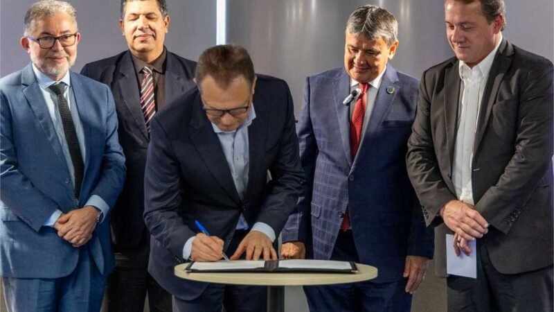 JBS firma convênio com o governo federal para oferta de emprego a beneficiários do Bolsa Família