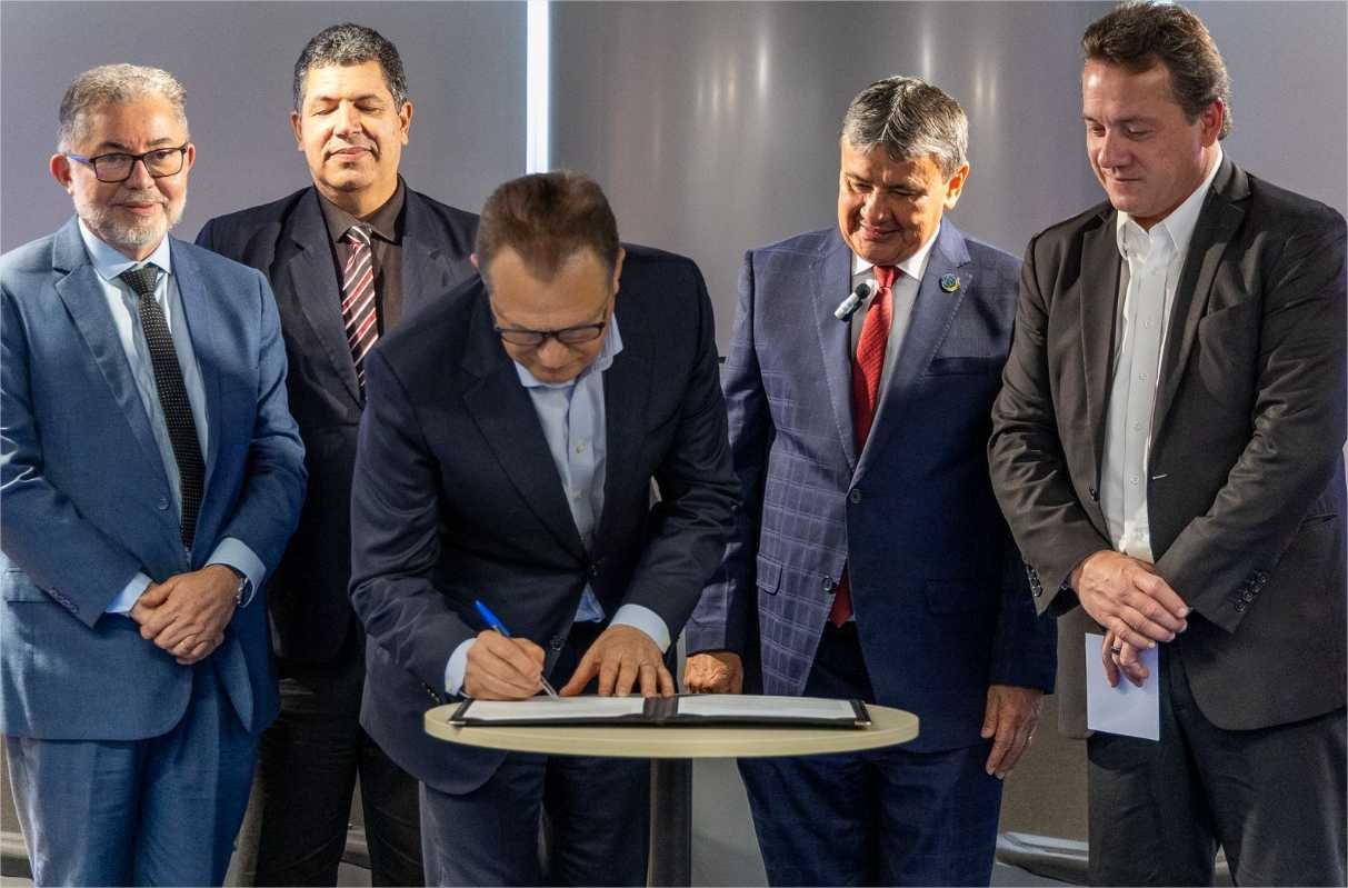 JBS firma convênio com o governo federal para oferta de emprego a beneficiários do Bolsa Família