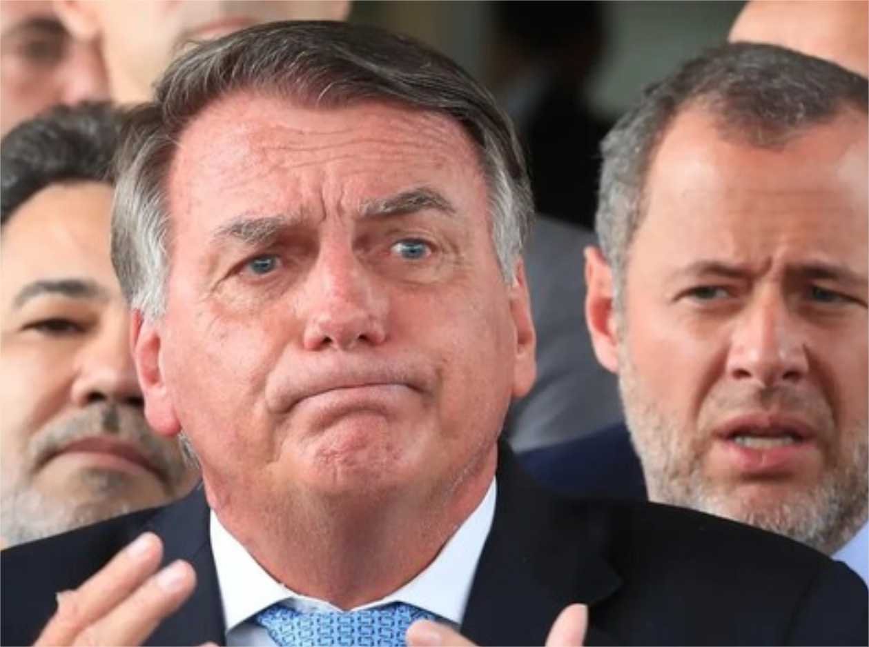 Ministro Alexandre de Moraes decreta prisão domiciliar de Jair Bolsonaro