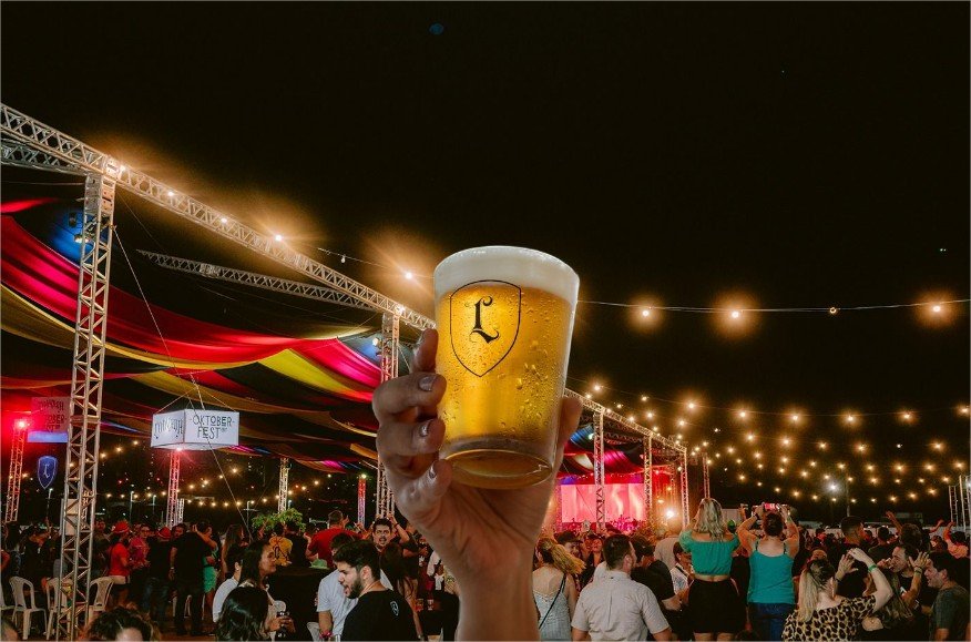 Esquenta Oktober promete noite de música, chopp e gastronomia diversificada