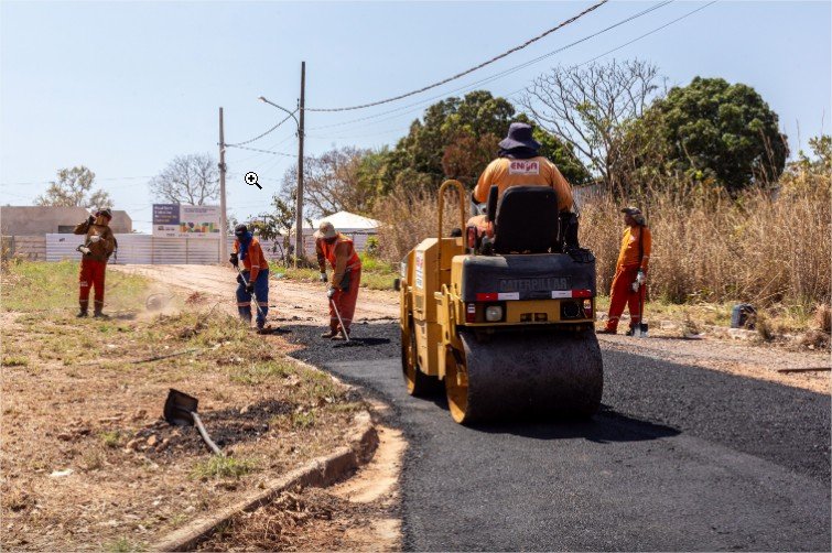 Prefeitura de Cuiabá faz recapeamento no Residencial Tropical Ville