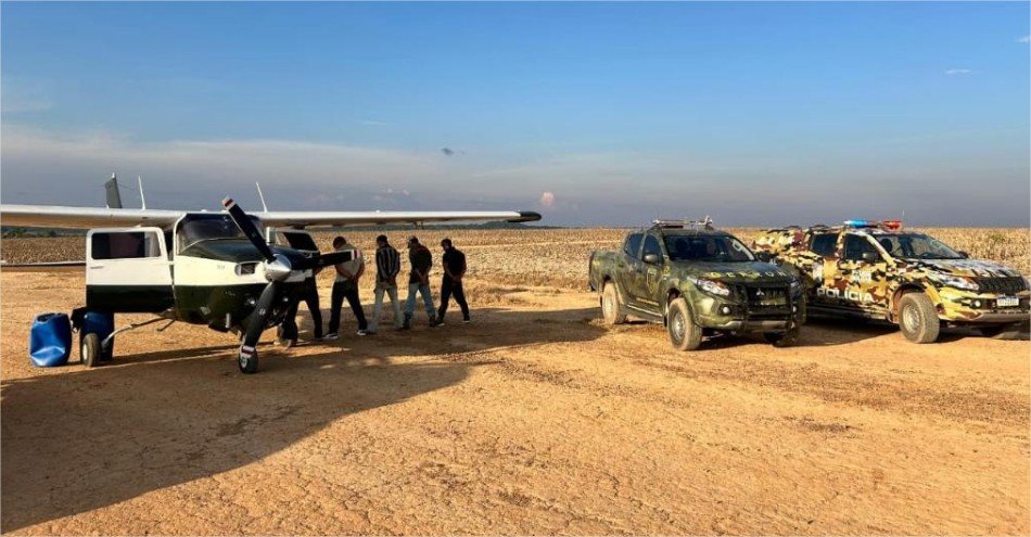 Gefron e PM apreendem aeronave e prendem seis em operação integrada contra o tráfico de drogas