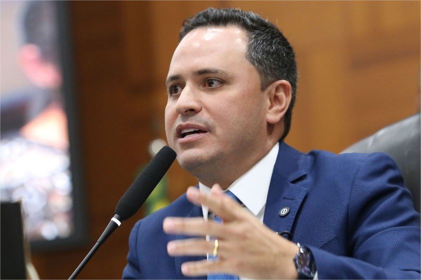 Diego cobra e prefeitura libera funcionamento de torre em Peixoto