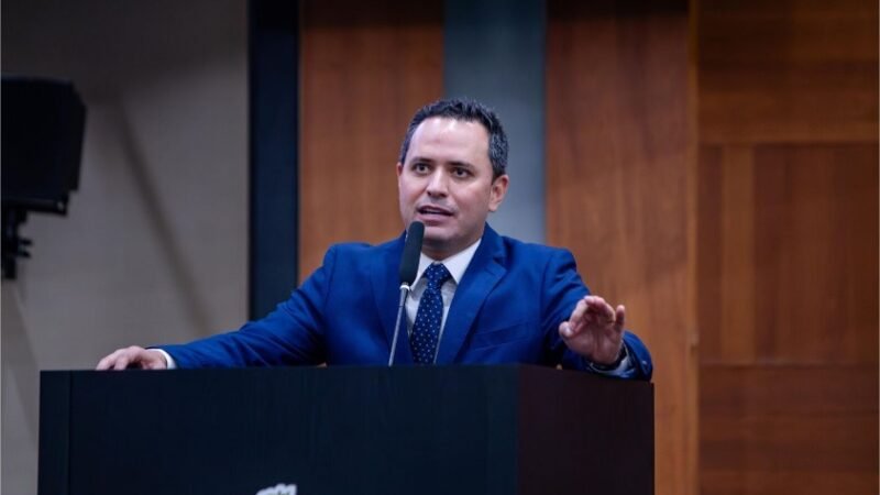 Diego vê obras “travando trânsito” e sugere horários alternativos