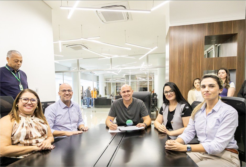 Prefeitura de Cuiabá vai doar 120 caixas d’água para famílias de baixa renda