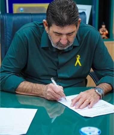 Projeto de Dr. João que trata sobre depressão pós-parto, ansiedade e burnout materno é aprovado em 1ª votação na ALMT