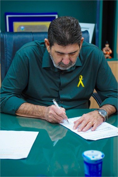 Projeto de Dr. João que trata sobre depressão pós-parto, ansiedade e burnout materno é aprovado em 1ª votação na ALMT