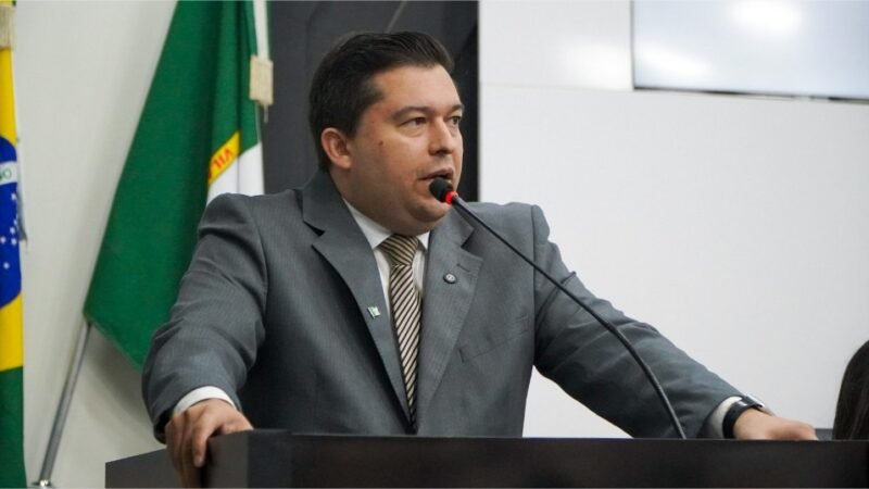 Vereador Jean Barros apresenta projeto para garantir transparência sobre gratuidade em serviços de cartórios