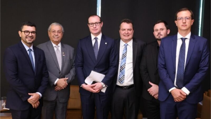 Deputado Max se reúne com o Ministro do STF, Cristiano Zanin, para tratar sobre a APA das cabeceiras do Rio Cuiabá