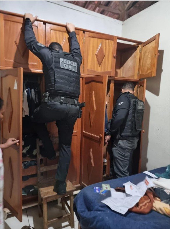 Polícia Civil cumpre sete ordens judiciais contra suspeitos de furtar cooperativa de crédito em São José dos Quatro Marcos
