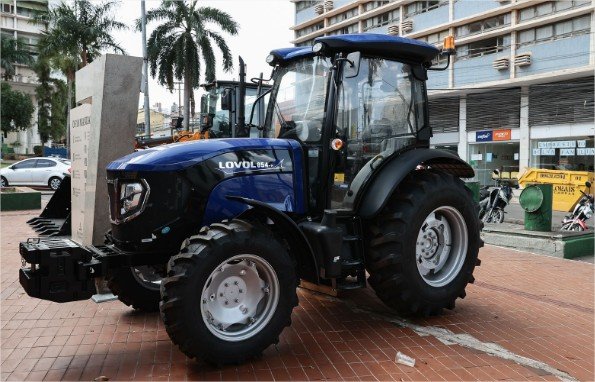 Governo de Mato Grosso entrega máquinas para agricultores familiares de Cuiabá