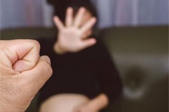 Cabo do Exército é detido por agredir e trancar mulher em apartamento